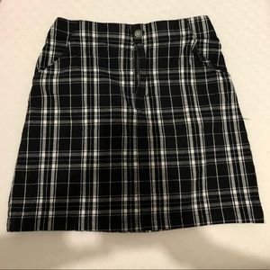 Hollister black plaid skirt